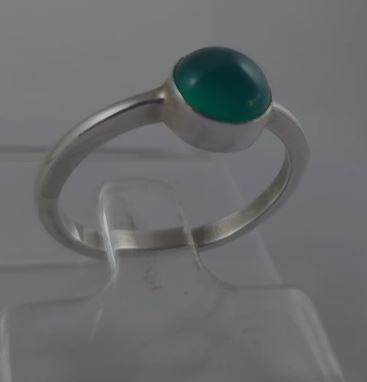 Anel em prata 950 com pedra crisoprásio